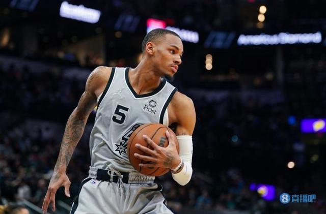 周冠宇正在 周冠宇正在